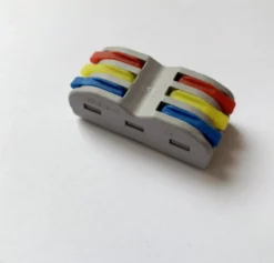 TriangleLab - Wire Connector w. Clips